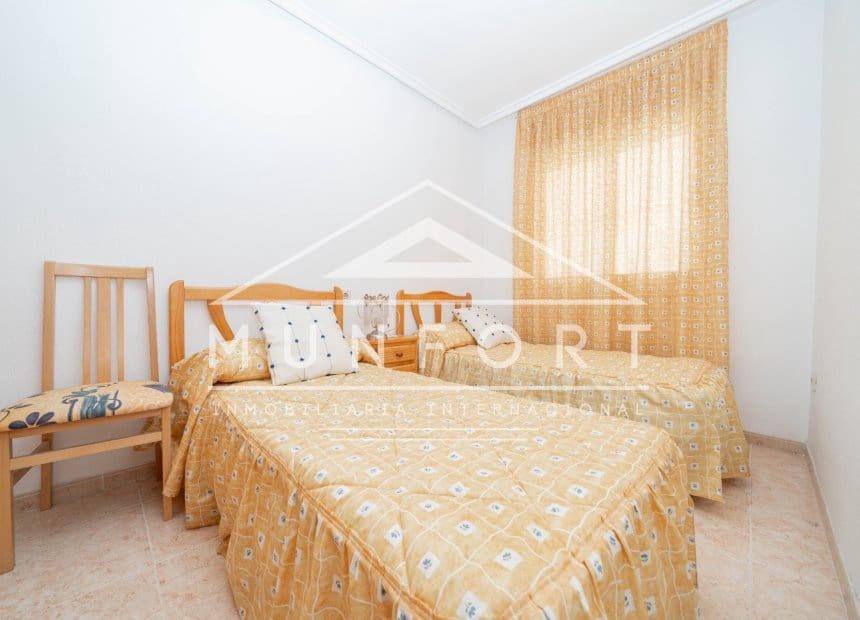 3 makuuhuone Kattohuoneisto myytävänä paikassa Torrevieja mukana uima-altaan - 219 000 € (Ref: 10045776)