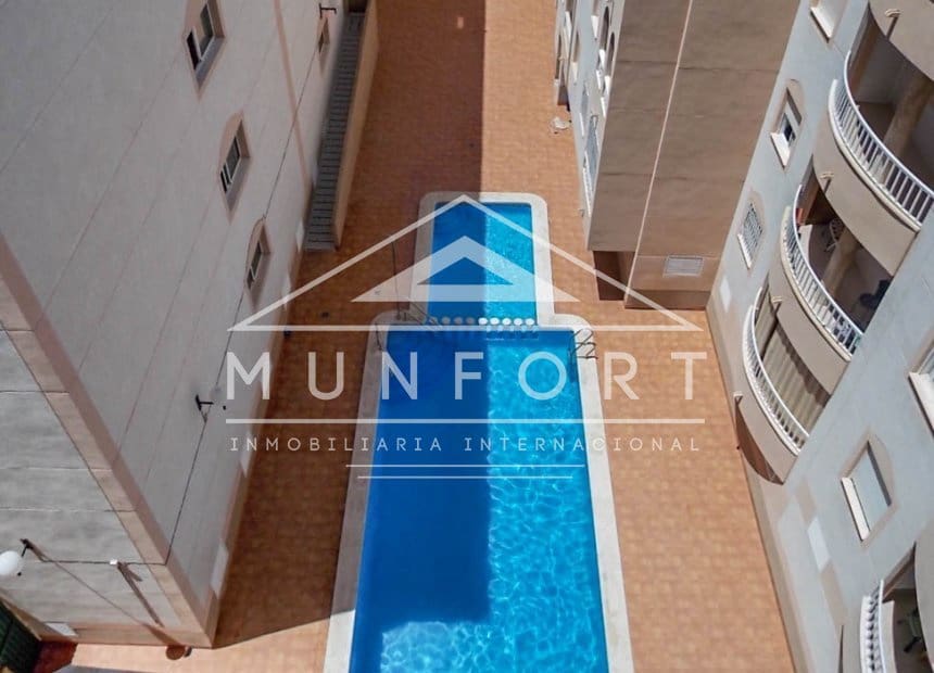 3 makuuhuone Kattohuoneisto myytävänä paikassa Torrevieja mukana uima-altaan - 219 000 € (Ref: 10045776)