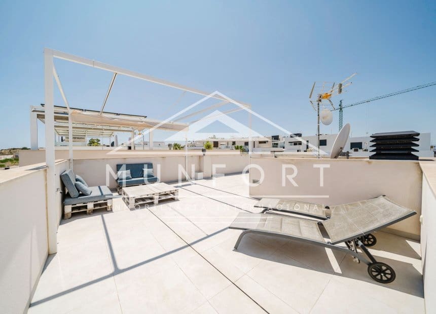 4 bedroom Villa for sale in Benijofar with pool - € 480,000 (Ref: 10046226)