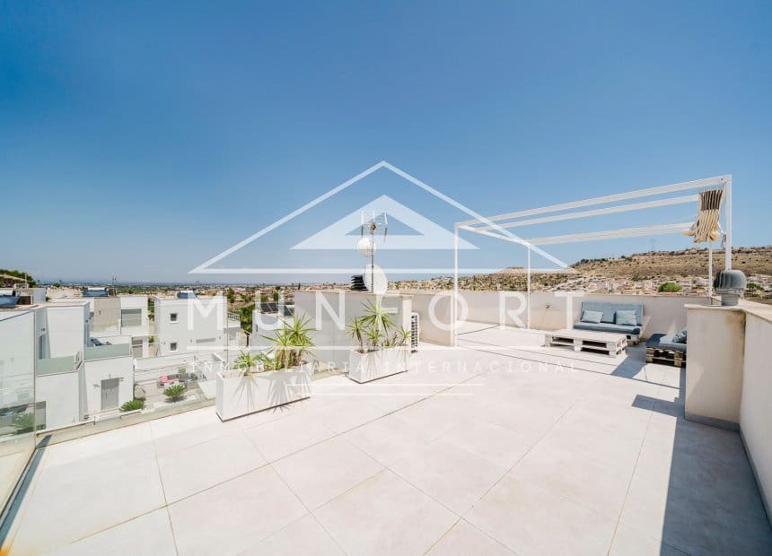 4 bedroom Villa for sale in Benijofar with pool - € 480,000 (Ref: 10046226)