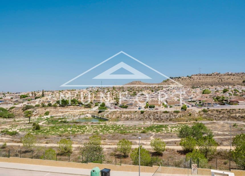 4 bedroom Villa for sale in Benijofar with pool - € 480,000 (Ref: 10046226)