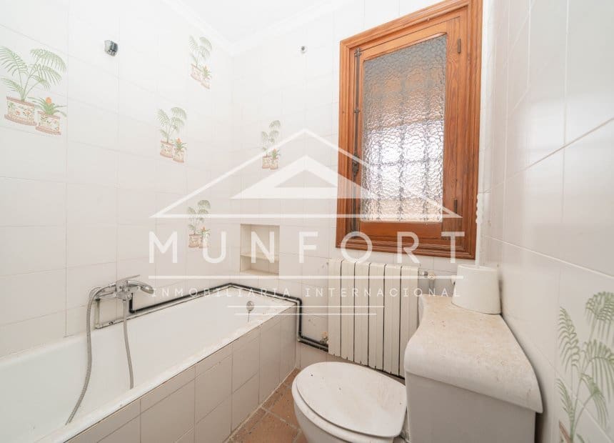 6 sypialnia Willa na sprzedaż w Torrevieja z garażem - 520 000 € (Ref: 10048069)