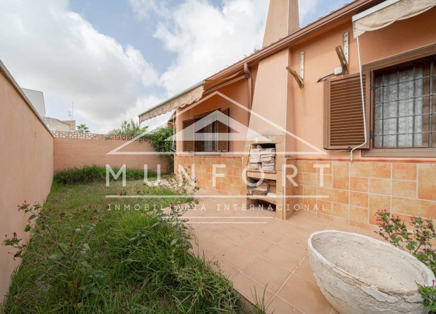6 sypialnia Willa na sprzedaż w Torrevieja z garażem - 520 000 € (Ref: 10048069)