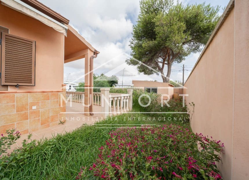 6 sypialnia Willa na sprzedaż w Torrevieja z garażem - 520 000 € (Ref: 10048069)