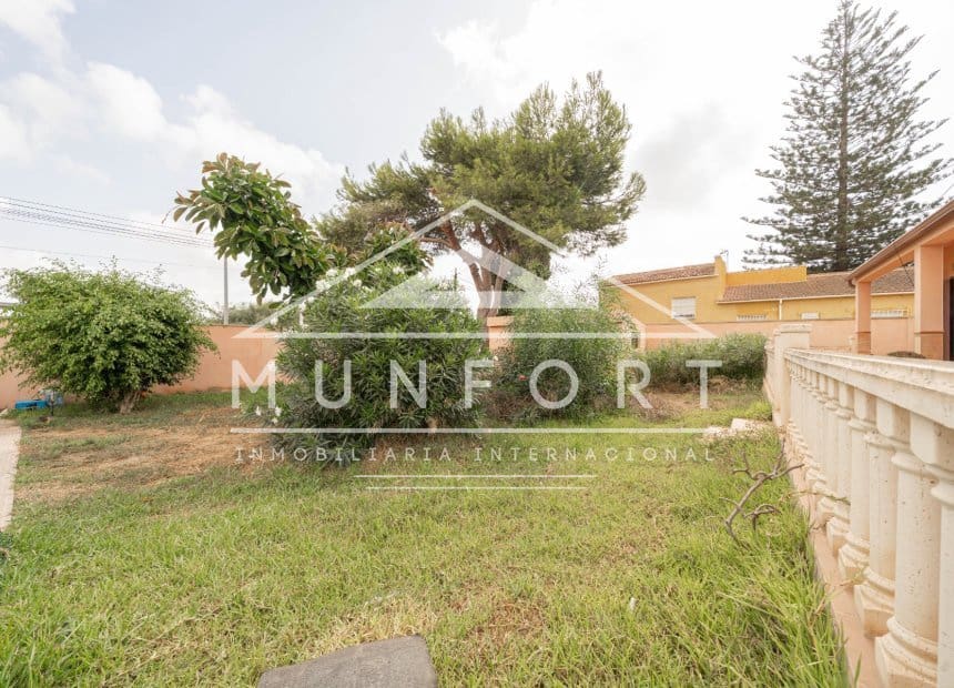 6 sypialnia Willa na sprzedaż w Torrevieja z garażem - 520 000 € (Ref: 10048069)
