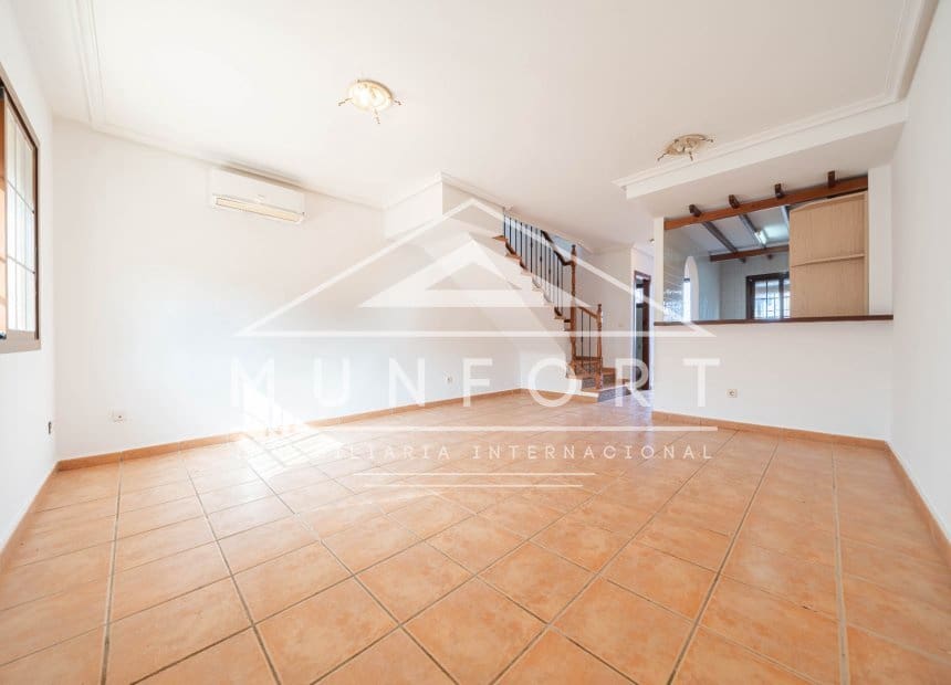 2 sovrum Radhus till salu i Roda med pool - 189 000 € (Ref: 10048460)
