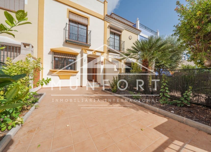 2 sovrum Radhus till salu i Roda med pool - 189 000 € (Ref: 10048460)