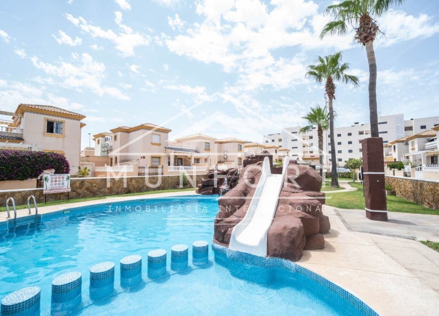 2 soveværelse Bungalow til salg i Los Dolses med swimmingpool - € 219.000 (Ref: 10060659)