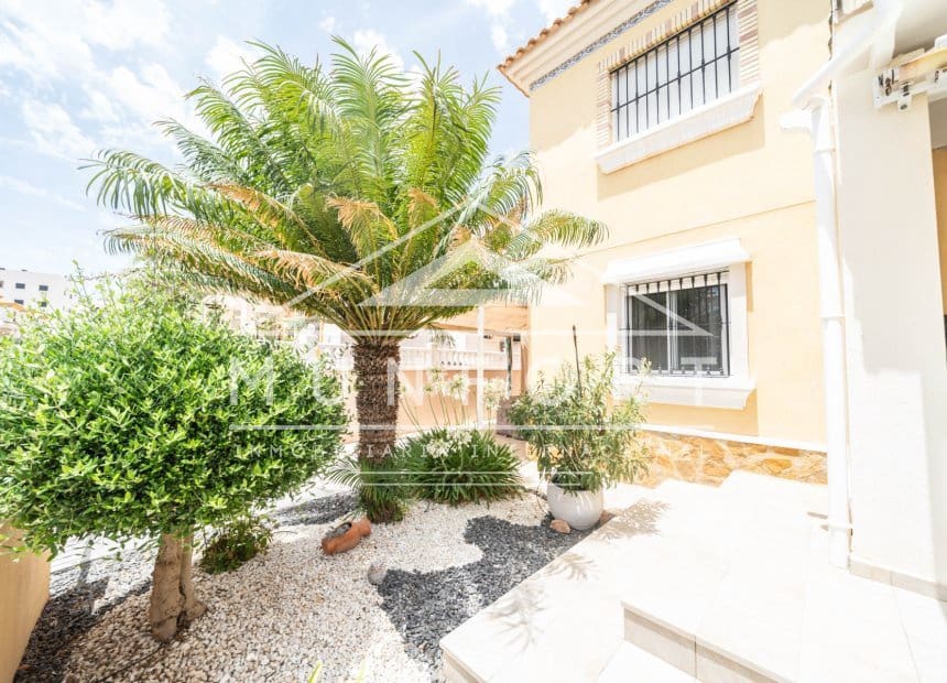 2 soveværelse Bungalow til salg i Los Dolses med swimmingpool - € 219.000 (Ref: 10060659)