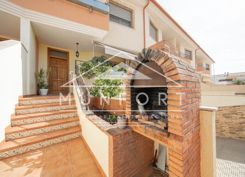 4 sypialnia Dom szeregowy na sprzedaż w El Mirador z garażem - 270 000 € (Ref: 10062870)