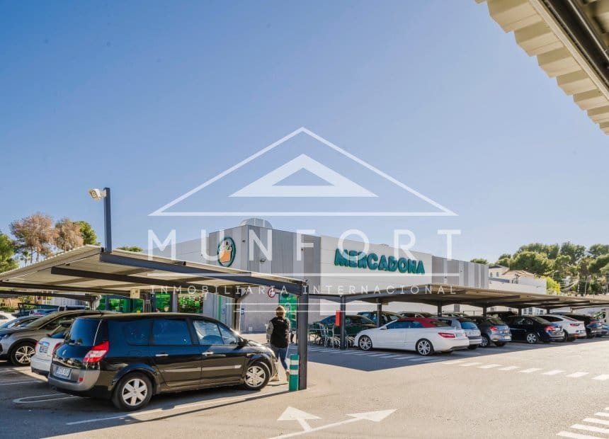 6 sovrum Villa till salu i Torrevieja med garage - 520 000 € (Ref: 10072877)