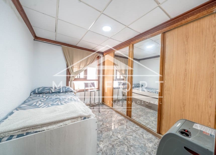 5 bedroom Apartment for sale in Torrevieja - € 250,000 (Ref: 10072878)