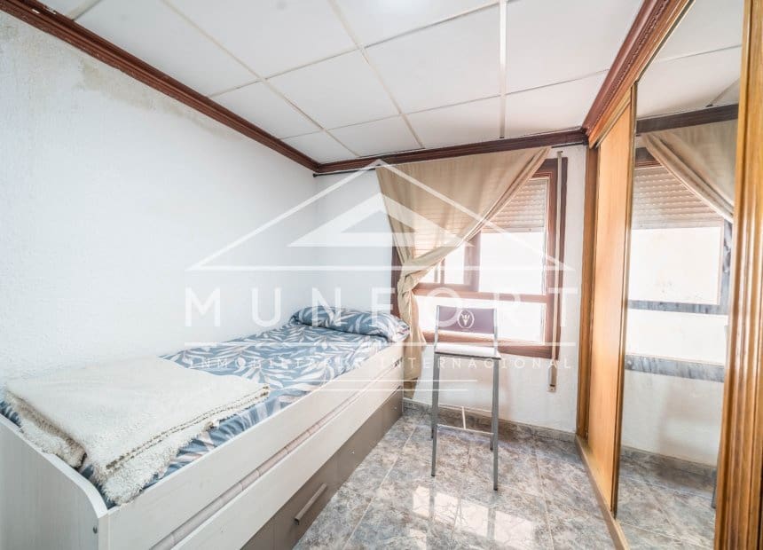5 bedroom Apartment for sale in Torrevieja - € 250,000 (Ref: 10072878)
