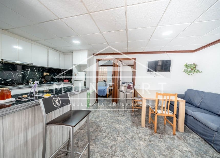5 bedroom Apartment for sale in Torrevieja - € 250,000 (Ref: 10072878)
