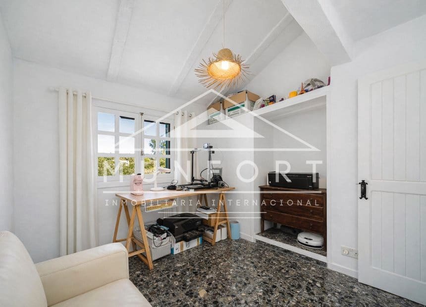 5 Zimmer Villa zu verkaufen in Valle del Sol mit Pool Garage - 579.900 € (Ref: 10074656)