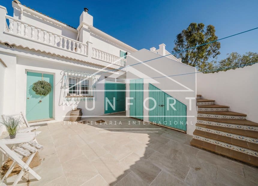 5 Zimmer Villa zu verkaufen in Valle del Sol mit Pool Garage - 579.900 € (Ref: 10074656)