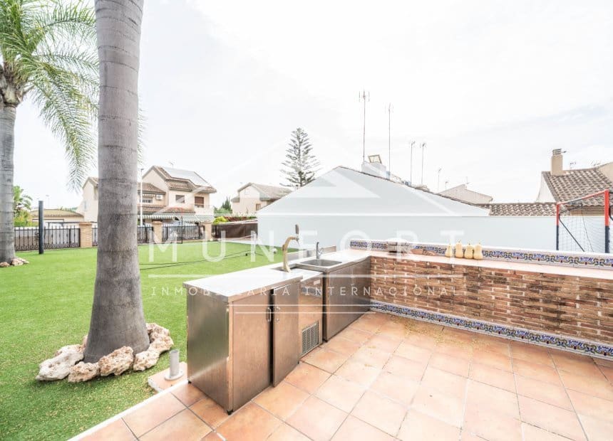 5 chambre Villa/Maison à vendre à Santiago de la Ribera avec piscine garage - 1 050 000 € (Ref: 10077056)