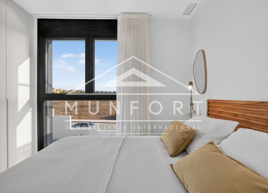 3 bedroom Villa for sale in Torrevieja with pool - € 550,000 (Ref: 10079035)