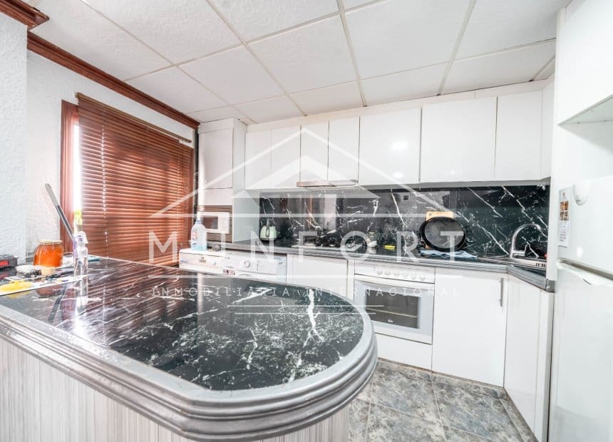 5 sovrum Lägenhet till salu i Torrevieja - 250 000 € (Ref: 10080148)