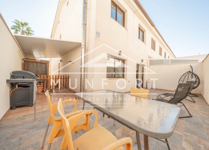 4 slaapkamer Rijtjeshuis te koop in San Javier met garage - € 379.900 (Ref: 10080149)