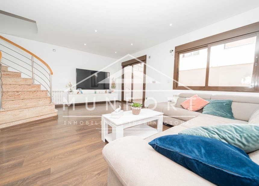4 slaapkamer Rijtjeshuis te koop in San Javier met garage - € 379.900 (Ref: 10080149)