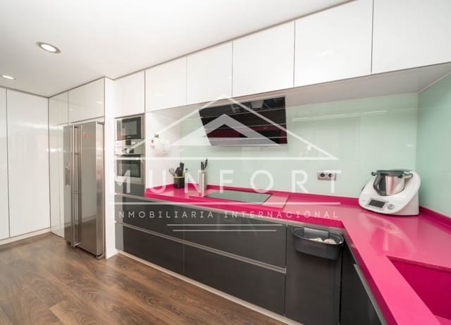 4 slaapkamer Rijtjeshuis te koop in Ciudad, San Javier met garage - € 379.900 (Ref: 10080149)