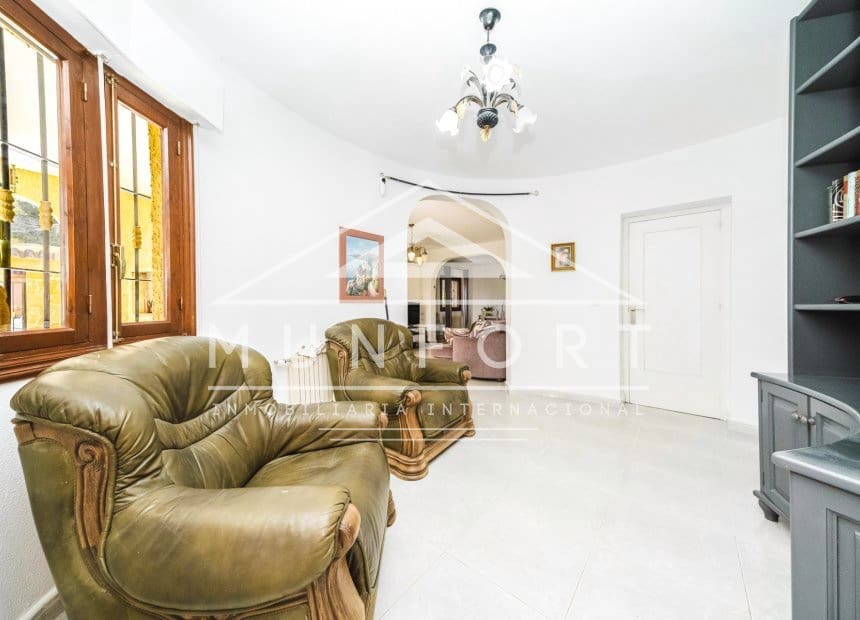 6 soveværelse Villa til salg i Villamartin med swimmingpool - € 449.900 (Ref: 10093732)