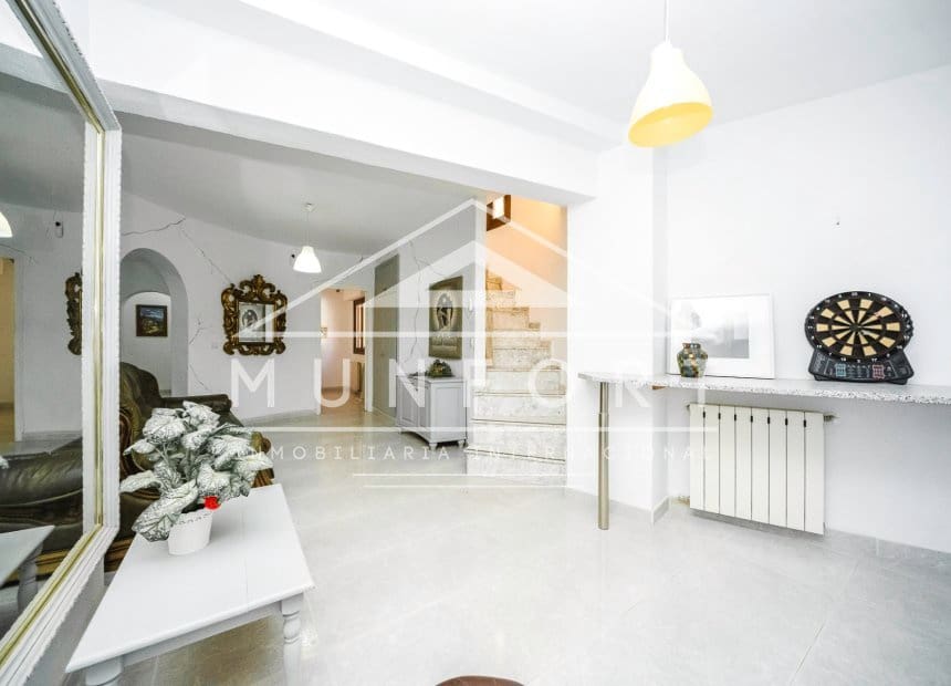 6 soveværelse Villa til salg i Villamartin med swimmingpool - € 449.900 (Ref: 10093732)