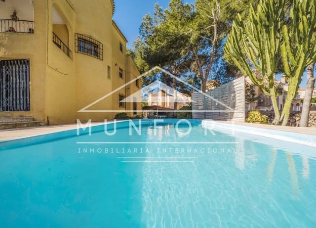6 soveværelse Villa til salg i Villamartin, Orihuela med swimmingpool - € 449.900 (Ref: 10093732)