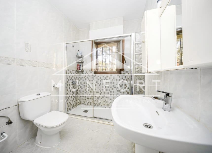 6 soveværelse Villa til salg i Villamartin med swimmingpool - € 449.900 (Ref: 10093732)