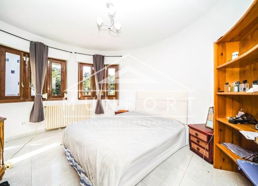 6 soveværelse Villa til salg i Villamartin med swimmingpool - € 449.900 (Ref: 10093732)
