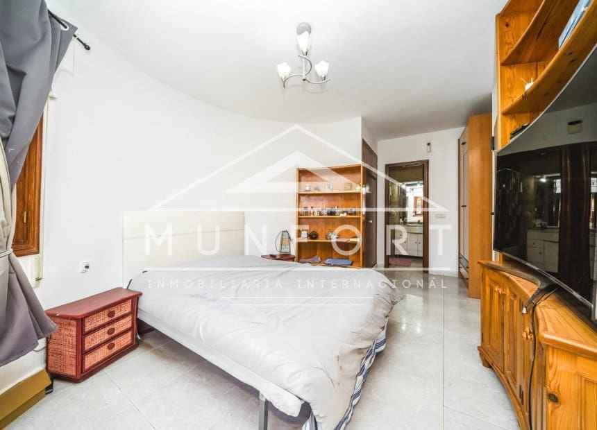 6 soveværelse Villa til salg i Villamartin med swimmingpool - € 449.900 (Ref: 10093732)