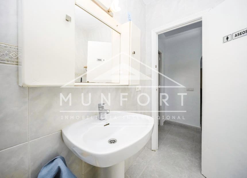 6 soveværelse Villa til salg i Villamartin med swimmingpool - € 449.900 (Ref: 10093732)