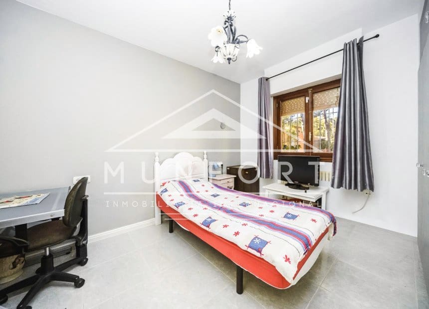 6 soveværelse Villa til salg i Villamartin med swimmingpool - € 449.900 (Ref: 10093732)