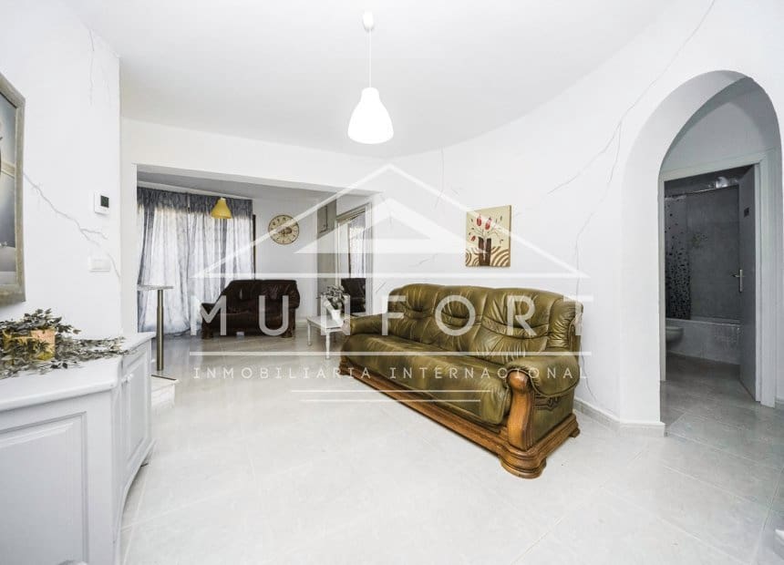 6 soveværelse Villa til salg i Villamartin med swimmingpool - € 449.900 (Ref: 10093732)