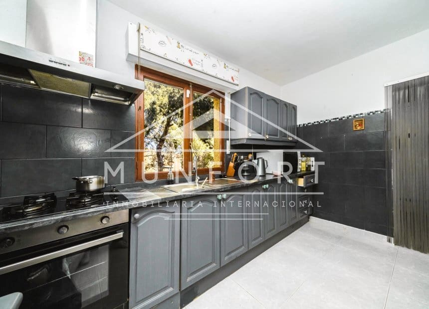 6 soveværelse Villa til salg i Villamartin med swimmingpool - € 449.900 (Ref: 10093732)