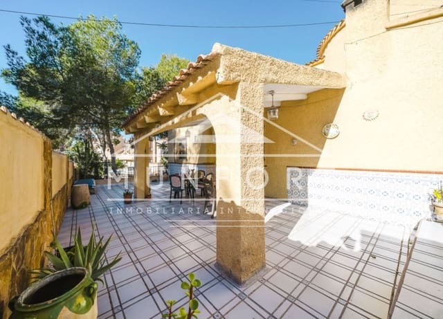 6 soveværelse Villa til salg i Villamartin, Orihuela med swimmingpool - € 449.900 (Ref: 10093732)