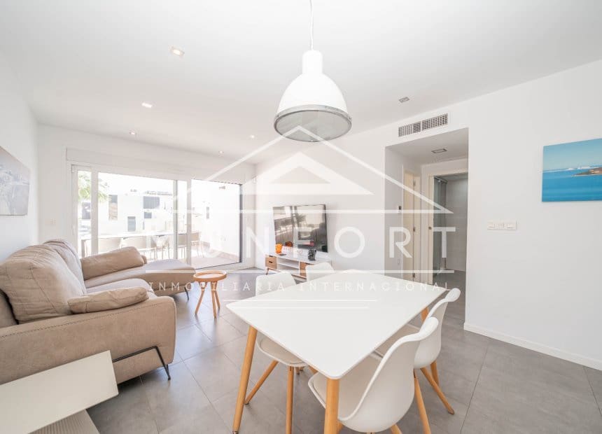 2 Zimmer Apartment zu vermieten in Pilar de la Horadada mit Pool Garage - 1.400 € (Ref: 10093737)