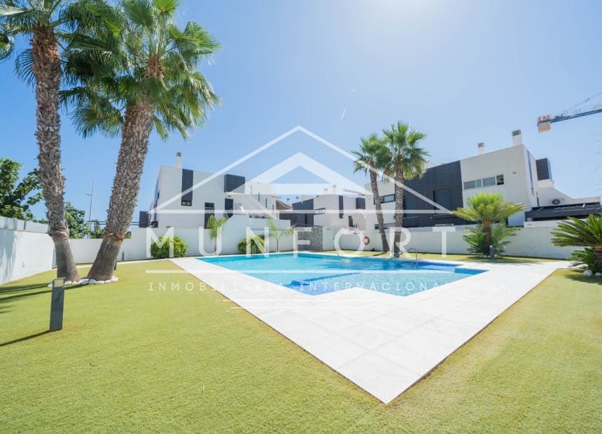 2 Zimmer Apartment zu vermieten in Pilar de la Horadada mit Pool Garage - 1.400 € (Ref: 10093737)