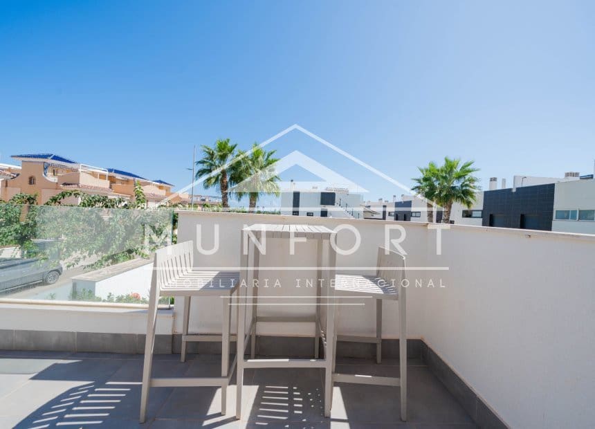 2 Zimmer Apartment zu vermieten in Pilar de la Horadada mit Pool Garage - 1.400 € (Ref: 10093737)