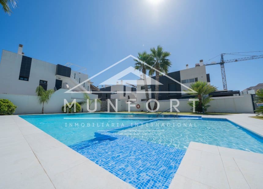 2 Zimmer Apartment zu vermieten in Pilar de la Horadada mit Pool Garage - 1.400 € (Ref: 10093737)