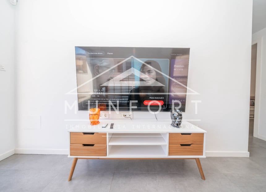 2 Zimmer Apartment zu vermieten in Pilar de la Horadada mit Pool Garage - 1.400 € (Ref: 10093737)