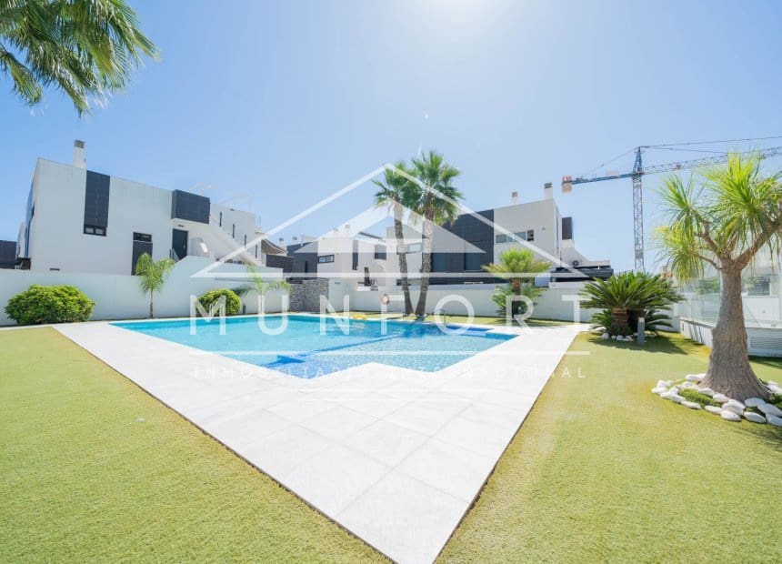 2 Zimmer Apartment zu vermieten in Pilar de la Horadada mit Pool Garage - 1.400 € (Ref: 10093737)