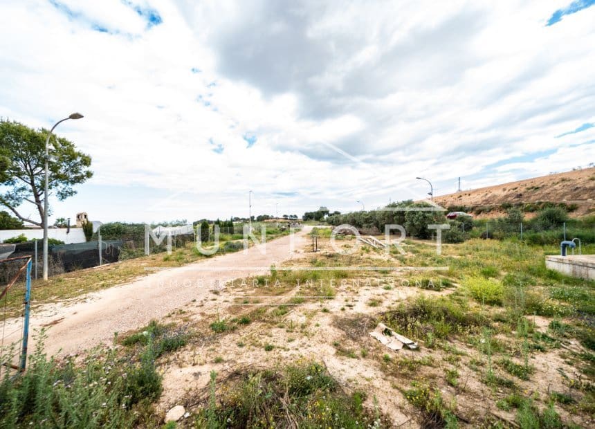 Tomt till salu i Pinar de Campoverde - 590 000 € (Ref: 10093740)