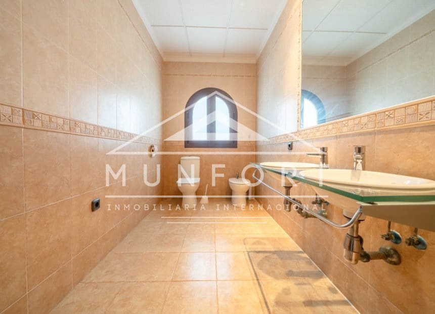 4 soveværelse Villa til salg i La Zenia med swimmingpool garage - € 1.199.000 (Ref: 10093741)