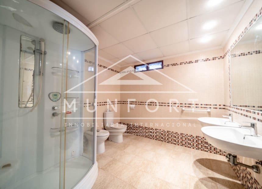 4 soveværelse Villa til salg i La Zenia med swimmingpool garage - € 1.199.000 (Ref: 10093741)