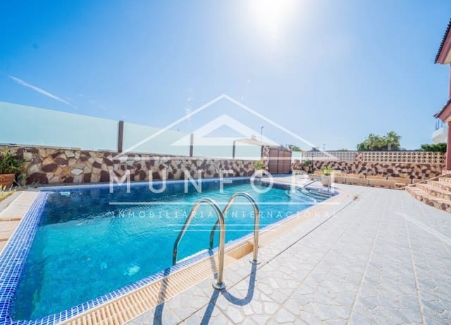 4 soveværelse Villa til salg i La Zenia, Orihuela med swimmingpool garage - € 1.199.000 (Ref: 10093741)