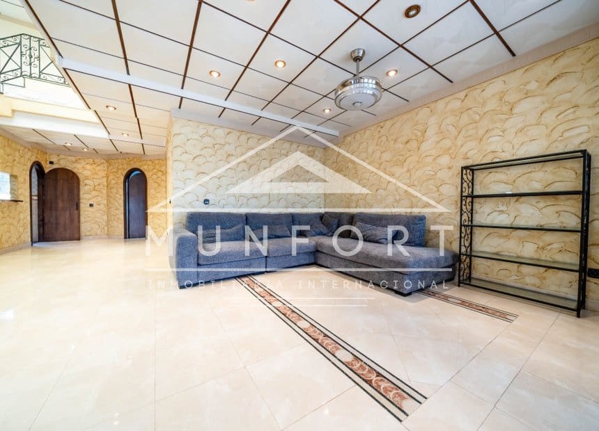 4 soveværelse Villa til salg i La Zenia med swimmingpool garage - € 1.199.000 (Ref: 10093741)