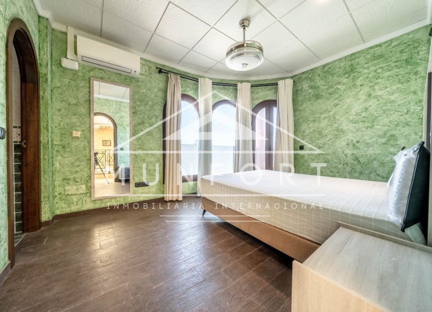 4 soveværelse Villa til salg i La Zenia med swimmingpool garage - € 1.199.000 (Ref: 10093741)