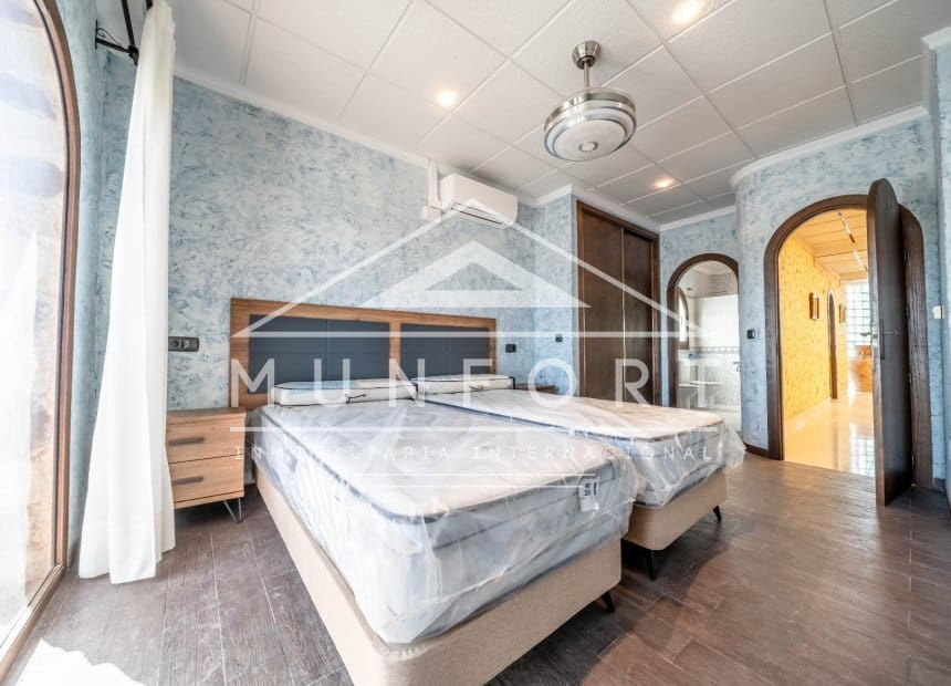 4 soveværelse Villa til salg i La Zenia med swimmingpool garage - € 1.199.000 (Ref: 10093741)